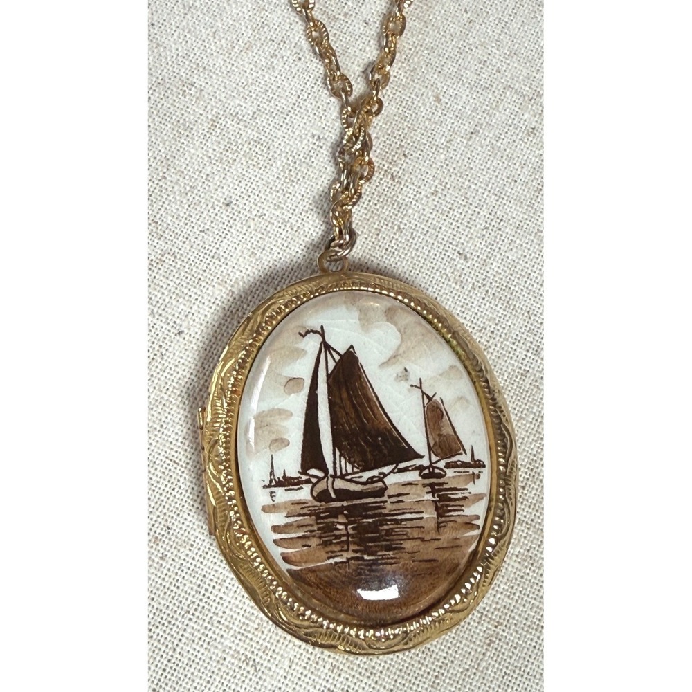 VTG‎ Sailboat Locket Necklace Gold Tone Coastal Nautical Pendant Cape Cod Style